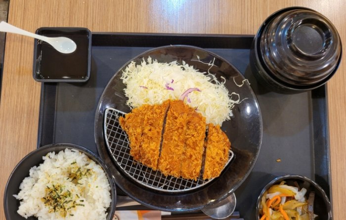 南投家樂福美食街