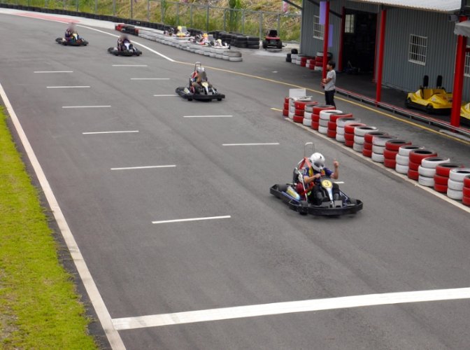 空氣島卡丁車體驗