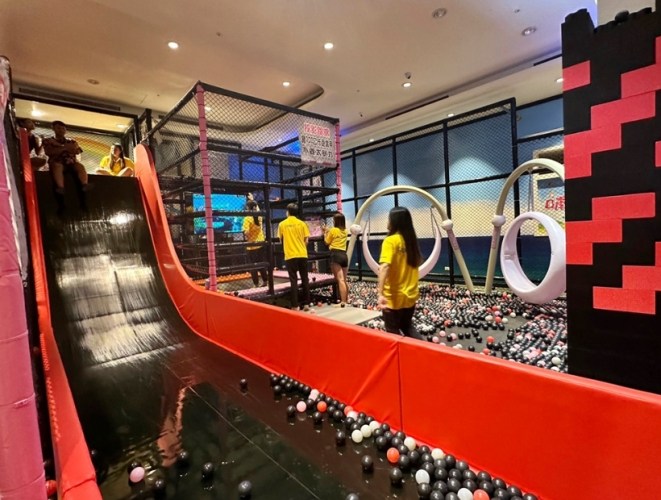 室內彈跳樂園