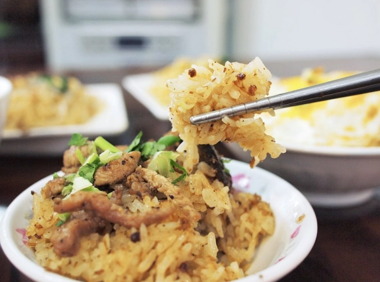 台灣古早味麻油雞飯