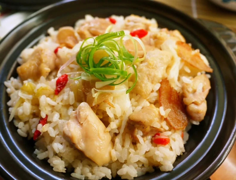 麻油雞胸肉飯 做法