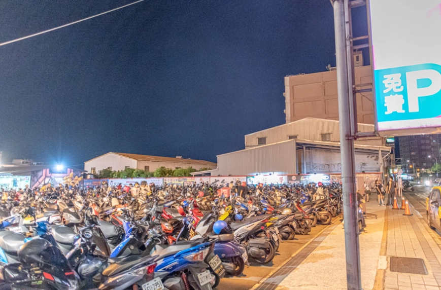 興仁夜市停車場